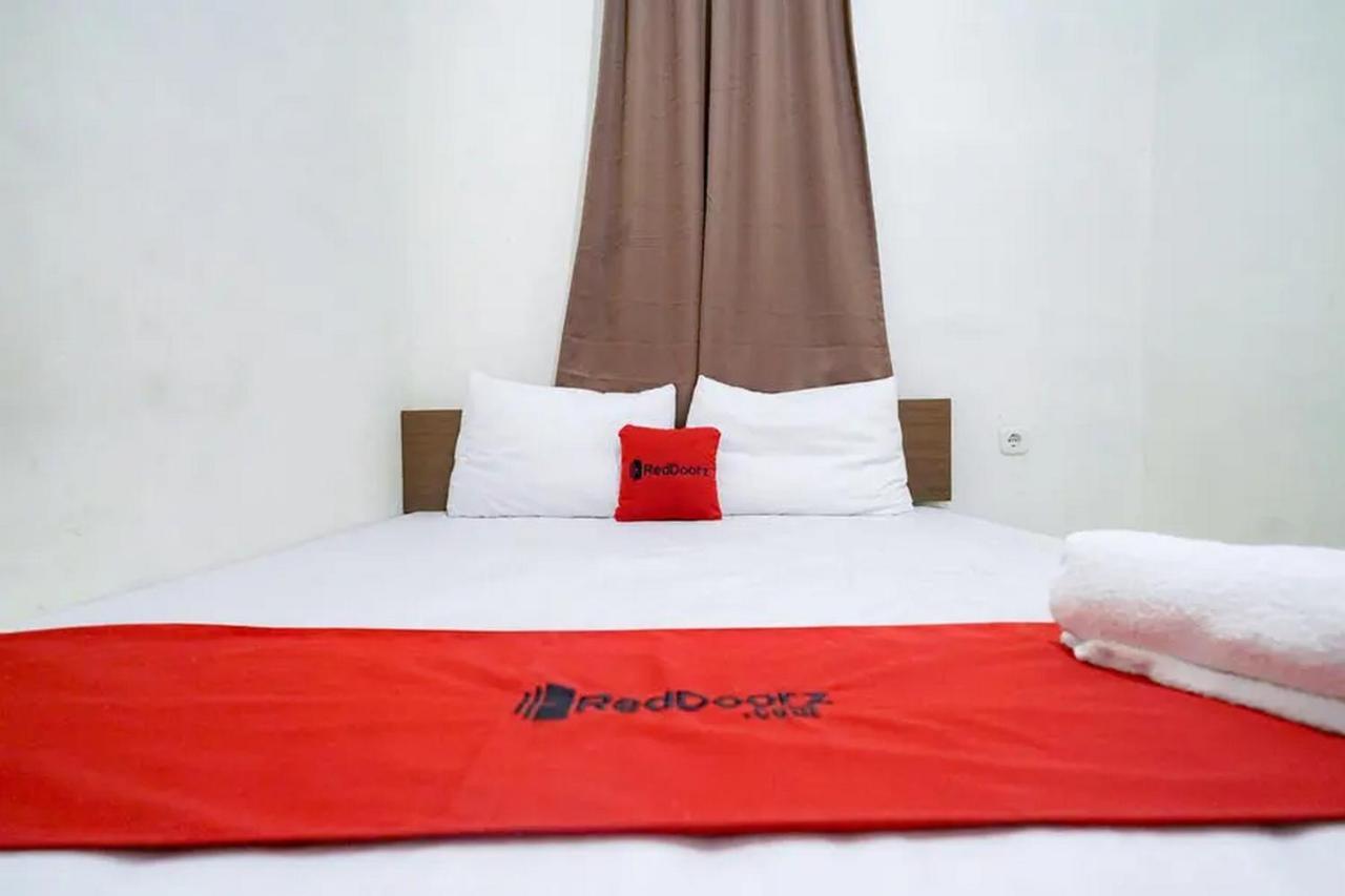 Hotel RedDoorz near Ekowisata Mangrove Belawan Zewnętrze zdjęcie