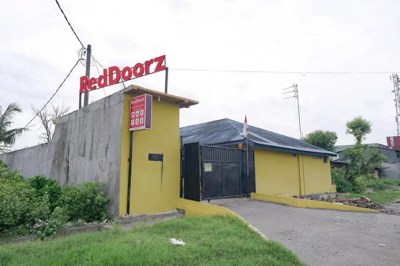 Hotel RedDoorz near Ekowisata Mangrove Belawan Zewnętrze zdjęcie