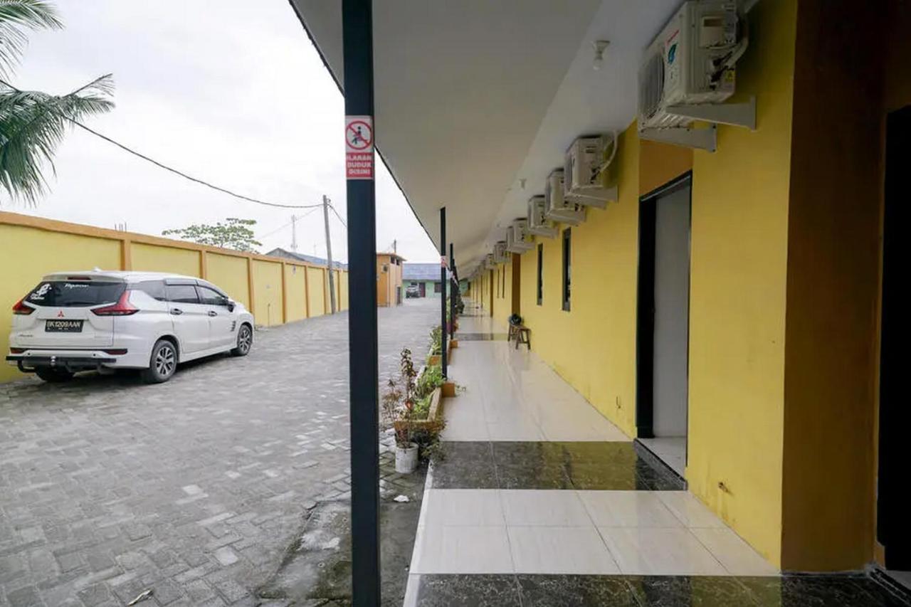 Hotel RedDoorz near Ekowisata Mangrove Belawan Zewnętrze zdjęcie